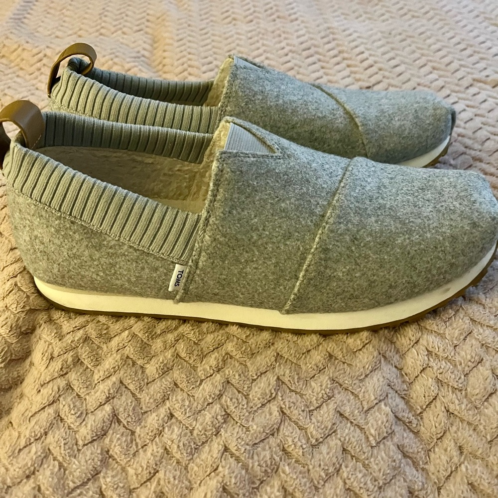 TOMS Resident shoes
